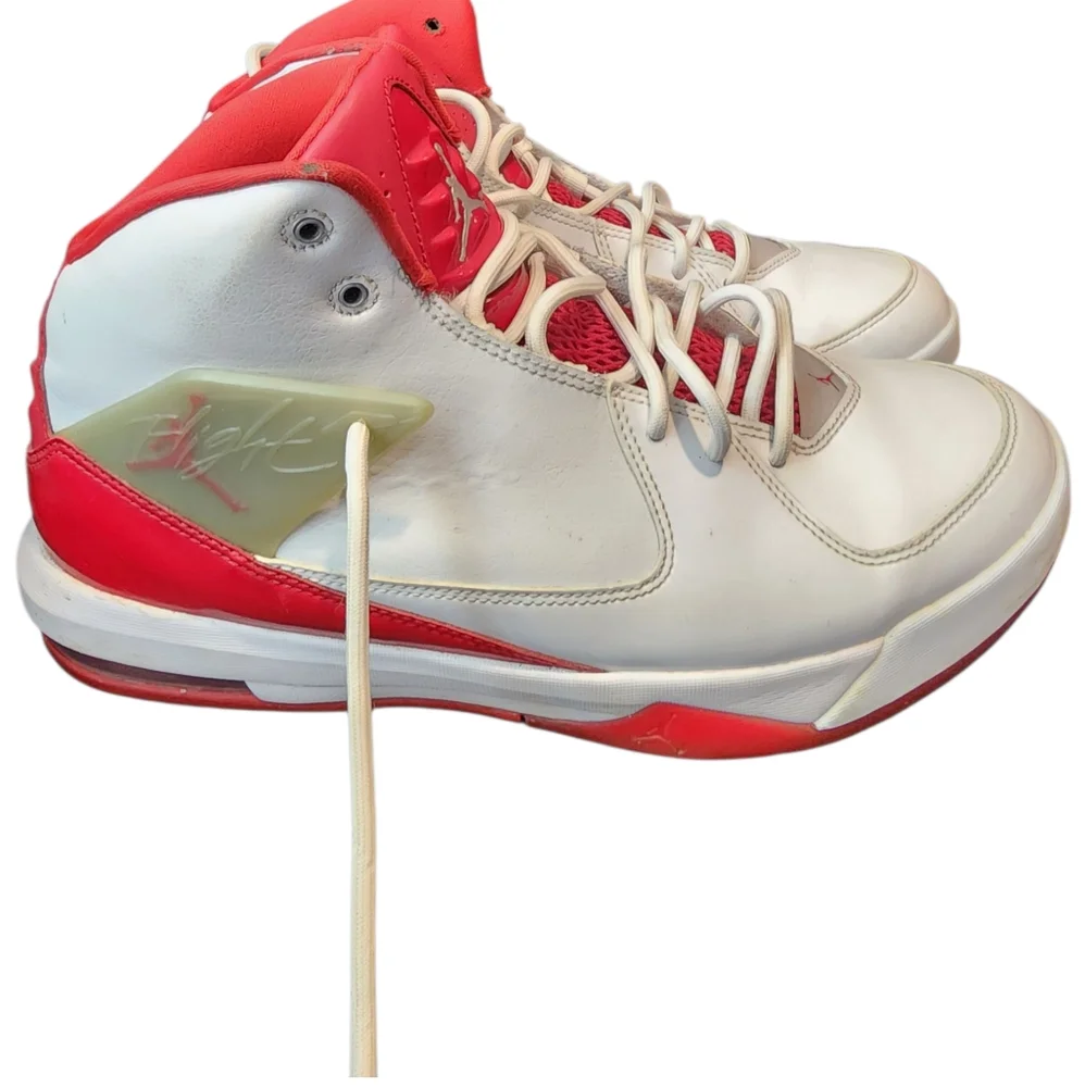 Air Jordan Flight White/Red Basketball Shoes Size 9.5 high-top sneakers in white